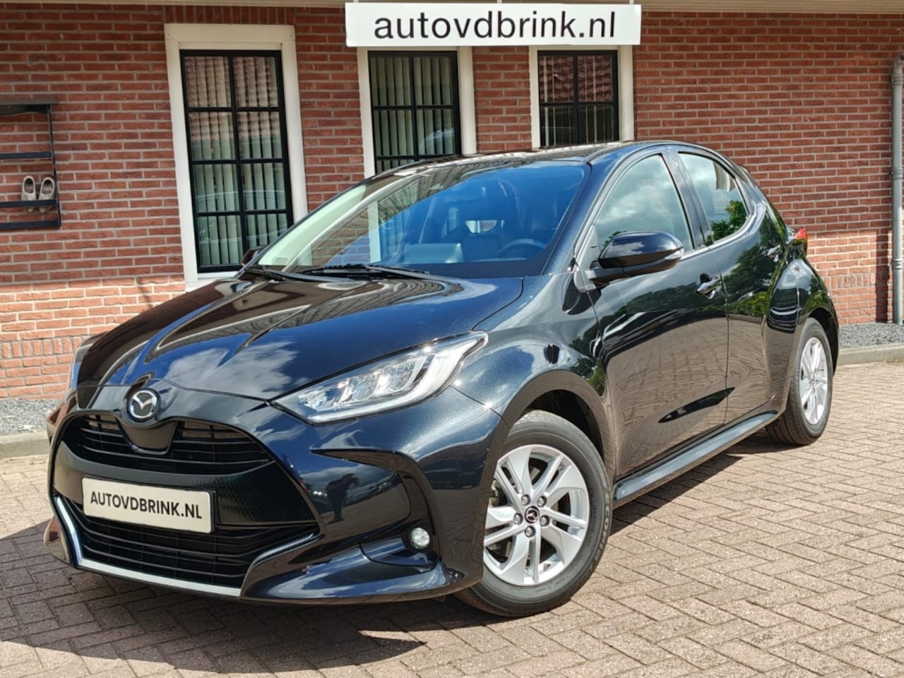 Mazda 2 Hybrid - 1.5 Agile 1.5 Agile, STUUR/STOELVERWARMING / LED / CARPLAY - AutoWereld.nl