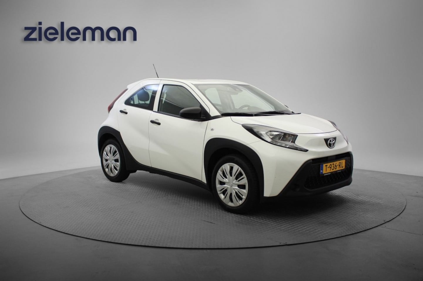 Toyota Aygo X - 1.0 VVT-i MT - Carplay, adaptive Cruise, Airco - AutoWereld.nl