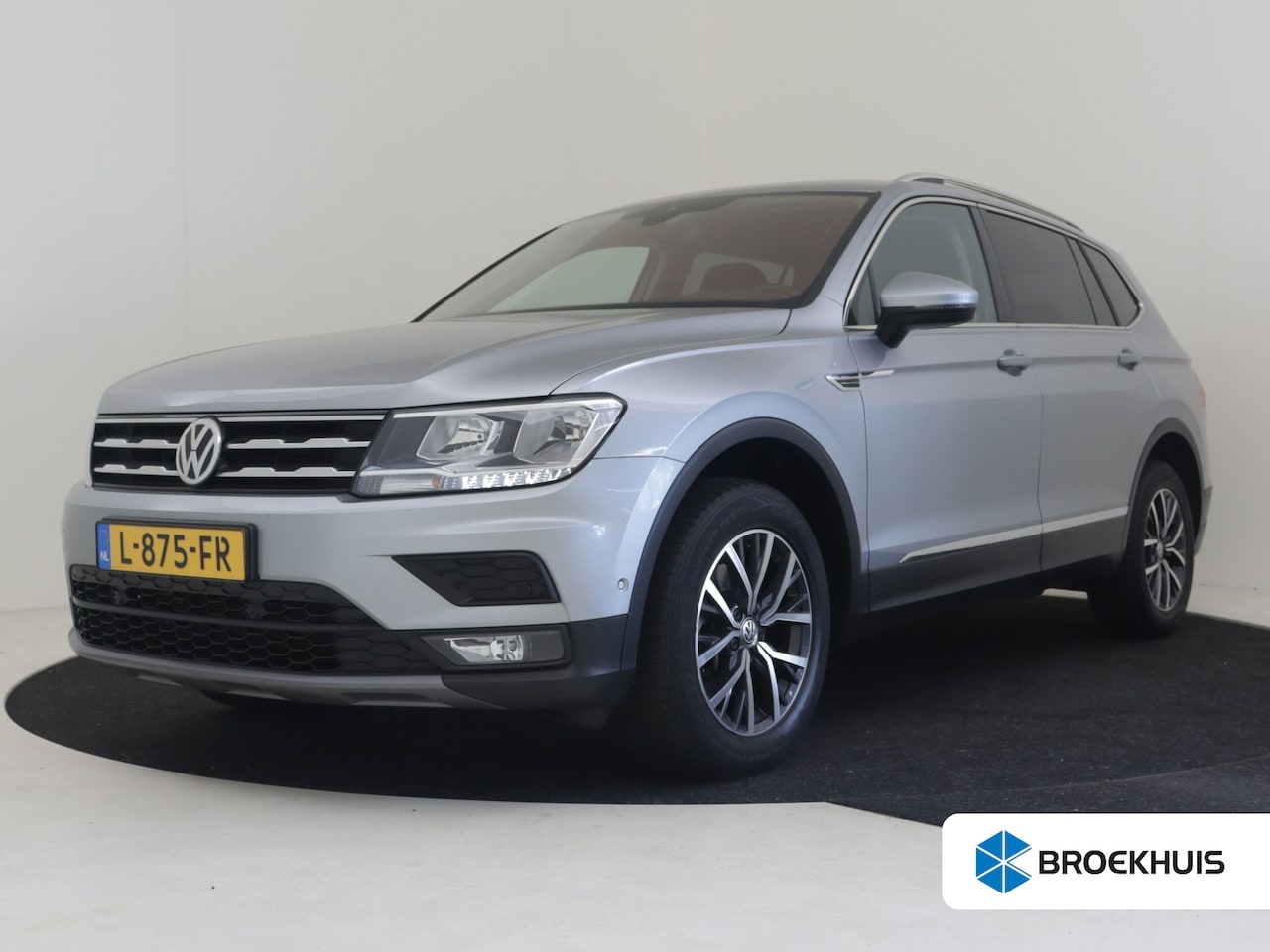 Volkswagen Tiguan Allspace - 1.5 TSI Comfortline Business 150PK DSG/AUTO | Trekhaak uitklapbaar | Achteruitrijcamera | - AutoWereld.nl