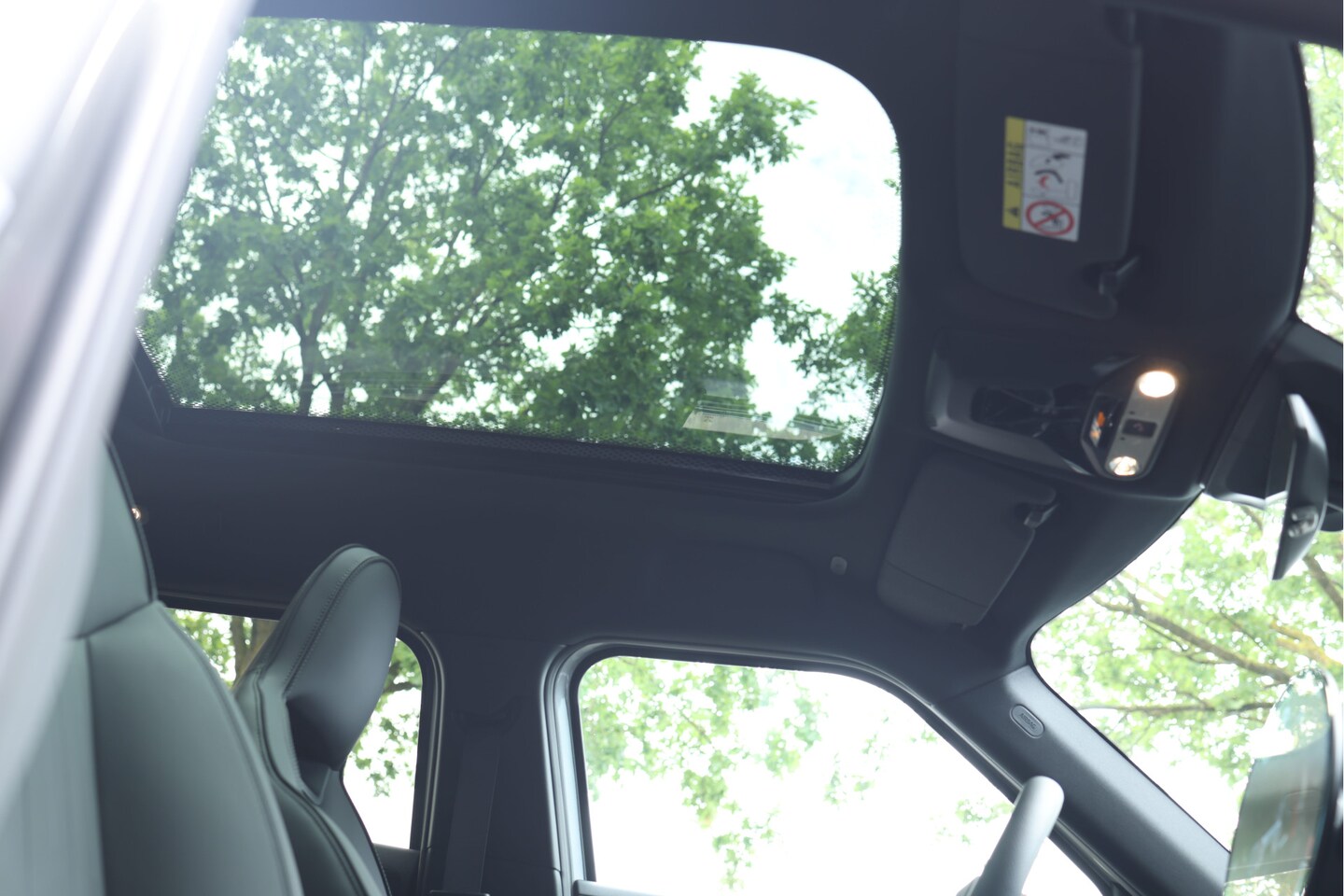 MINI Aceman - E John Cooper Works Pakket M 42.5 kWh | Panoramadak | Comfort Access | Getint Glas | Head - AutoWereld.nl