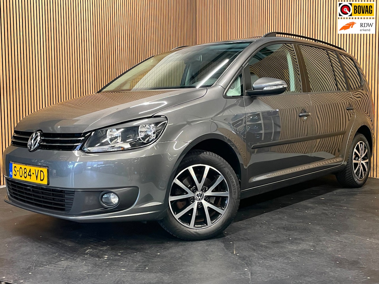 Volkswagen Touran - 1.2 TSI|105 PK|7-PERSOONS|PANORAMADAK|AFN. TREKHAAK|APPLE CARPLAY|ANDROID AUTO|CRUISE+CLIM - AutoWereld.nl