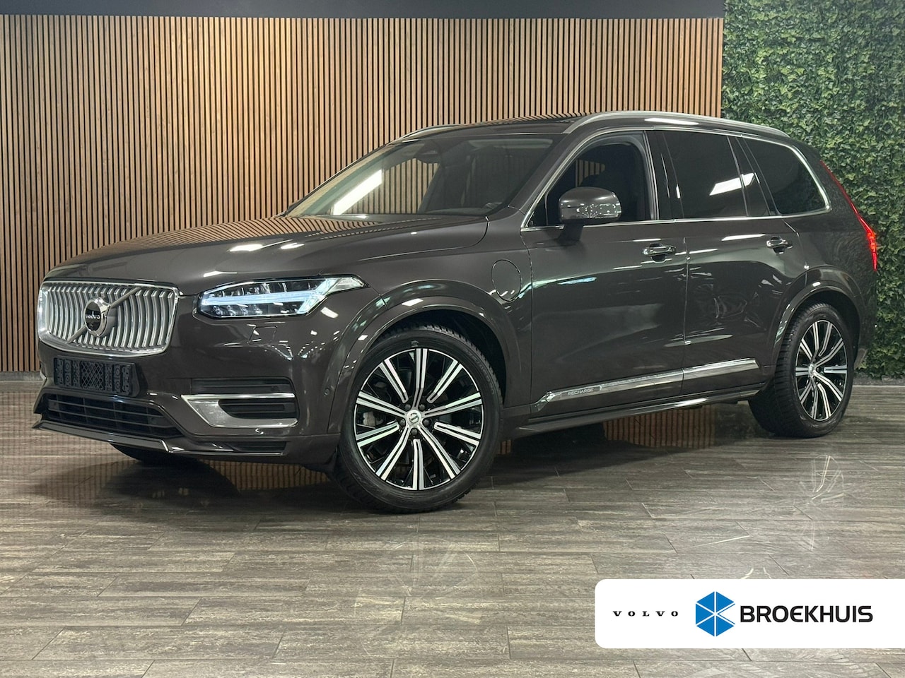 Volvo XC90 - T8 AWD Recharge Plus Bright | Luchtvering | 360° Camera | Harman Kardon | 455pk | Adaptiev - AutoWereld.nl