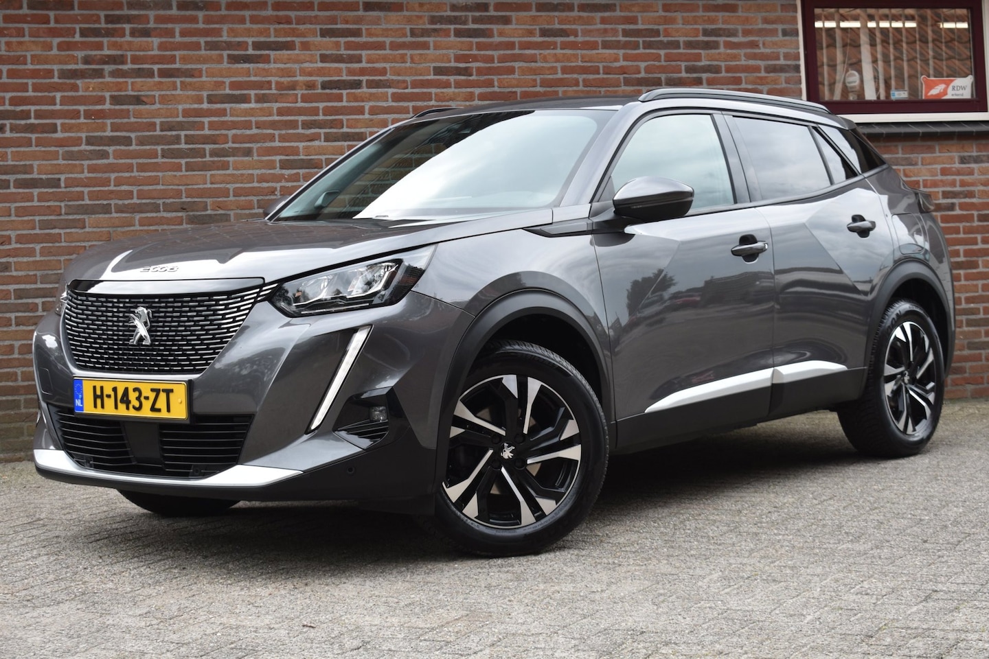 Peugeot 2008 - 1.2 PureTech Blue Lease Allure '20 LED Navi Clima Cruise 3D Inruil mogelijk - AutoWereld.nl