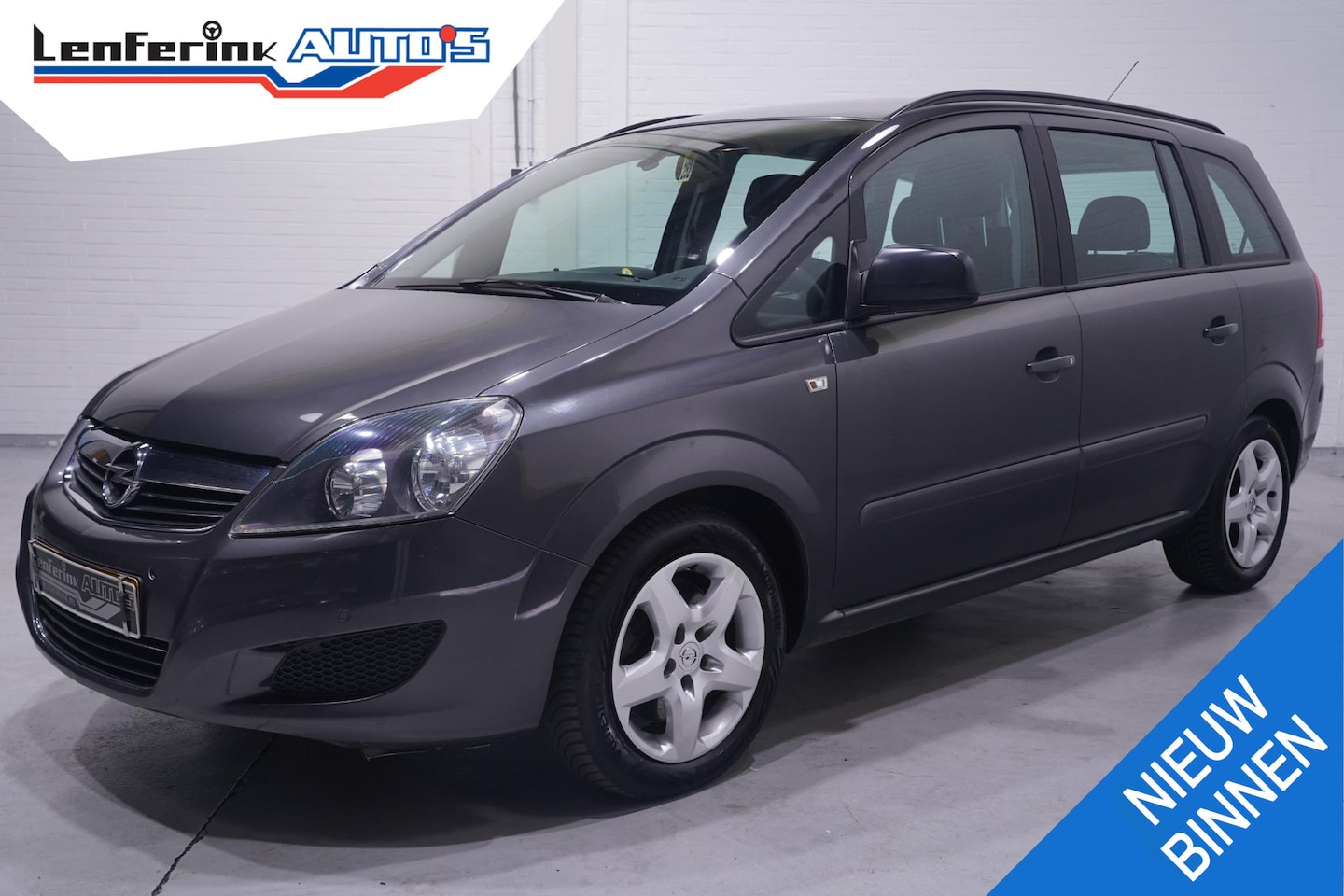 Opel Zafira - 1.7 CDTi Selection 7-persoons PDC v+a stuurbediening cruise-controle climate-controle trek - AutoWereld.nl