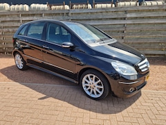Mercedes-Benz B-klasse - 200 Automaat, Navigatie