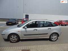 Ford Focus - 1.6-16V Trend met airco 04-2027