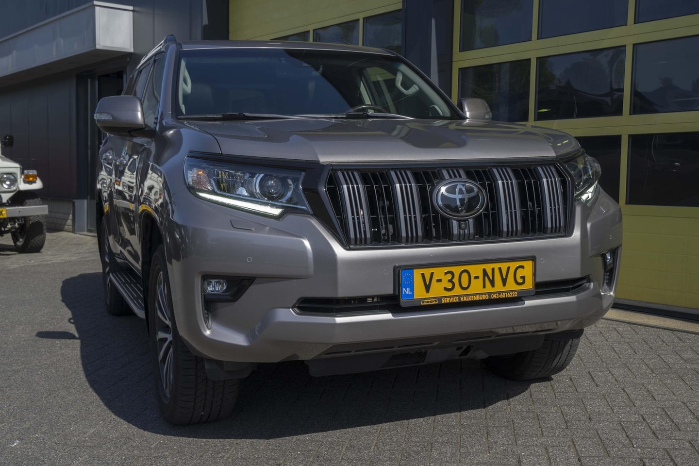 Toyota Land Cruiser - 2.8 D-4D-F Executive - AutoWereld.nl