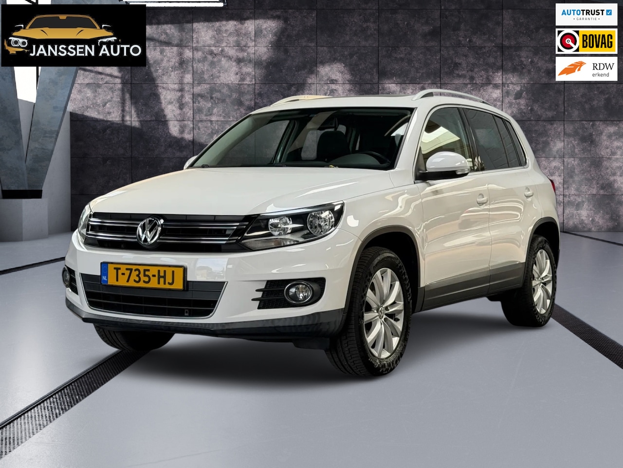 Volkswagen Tiguan - 1.4 TSI Comfort&Design | Pano | Navi | Climate | Alcantara | Goed onderhouden - AutoWereld.nl