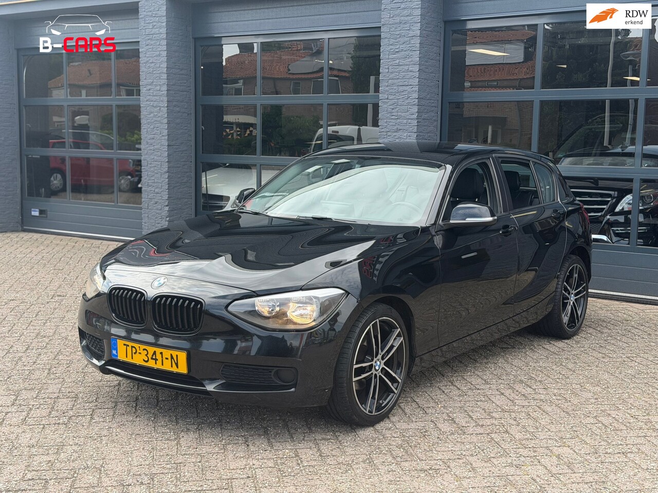 BMW 1-serie - 116i Executive Leer|XlNavi|Stoelvw|Pdc|Sport|Nap - AutoWereld.nl