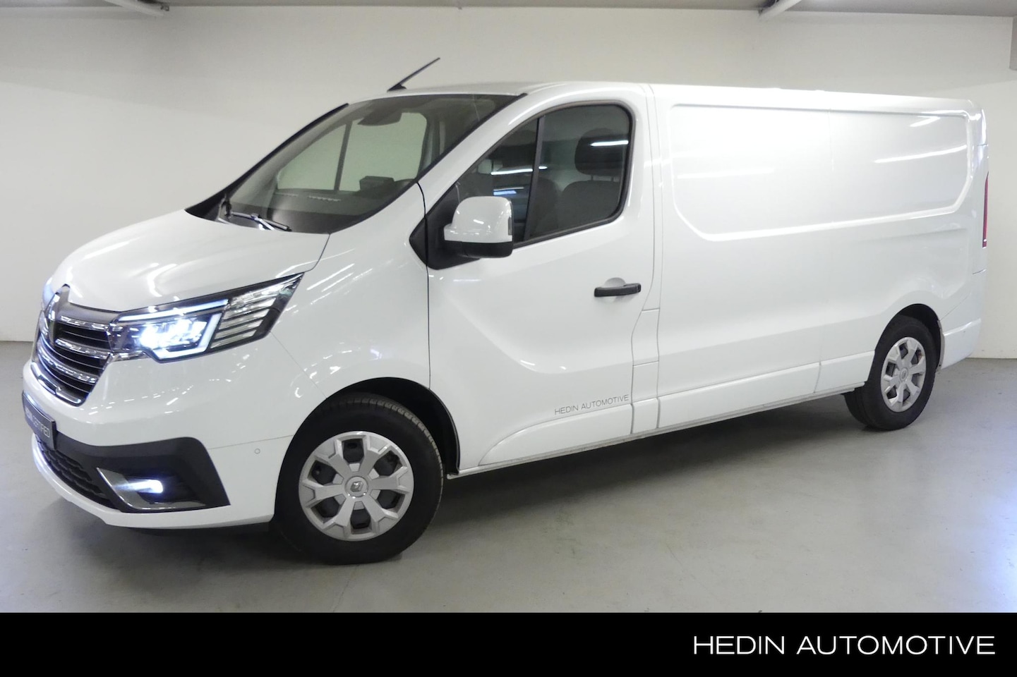 Renault Trafic E-Tech - T29 L2H1 Advance 52 kWh / Easy link / Pack Vision / Pack Parking / - AutoWereld.nl