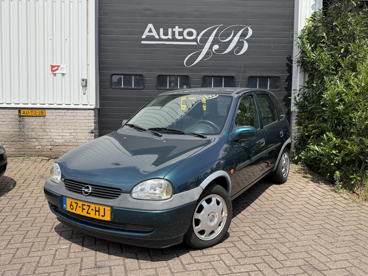 Opel Corsa - 1.2i 16V ONYX | 5-DRS | IJSKOUDE AIRCO | 1e EIG!! - AutoWereld.nl