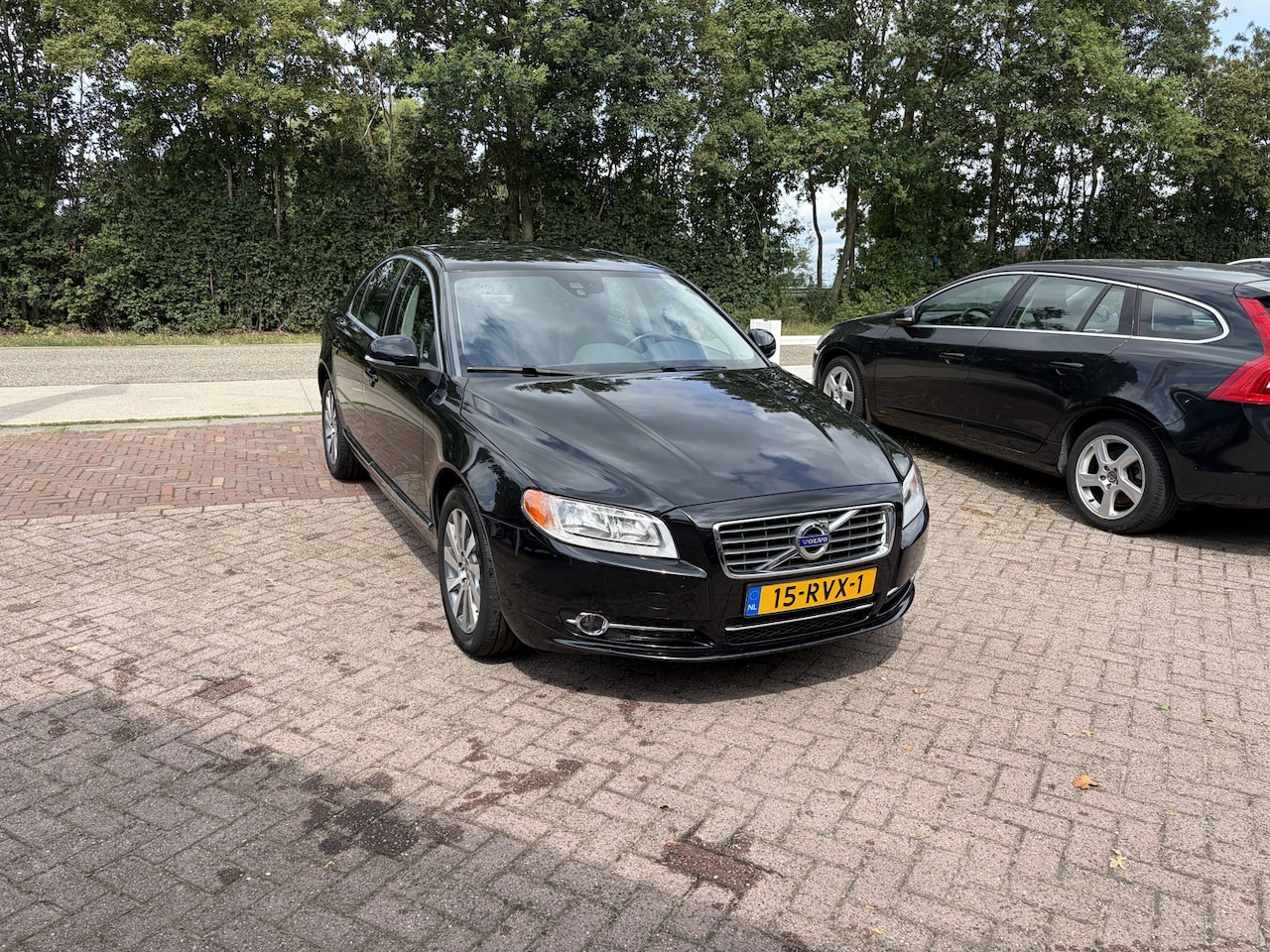 Volvo S80 - 1.6 T4 Momentum AUTOMAAT TREKHAAK CARPLAY LEER - AutoWereld.nl