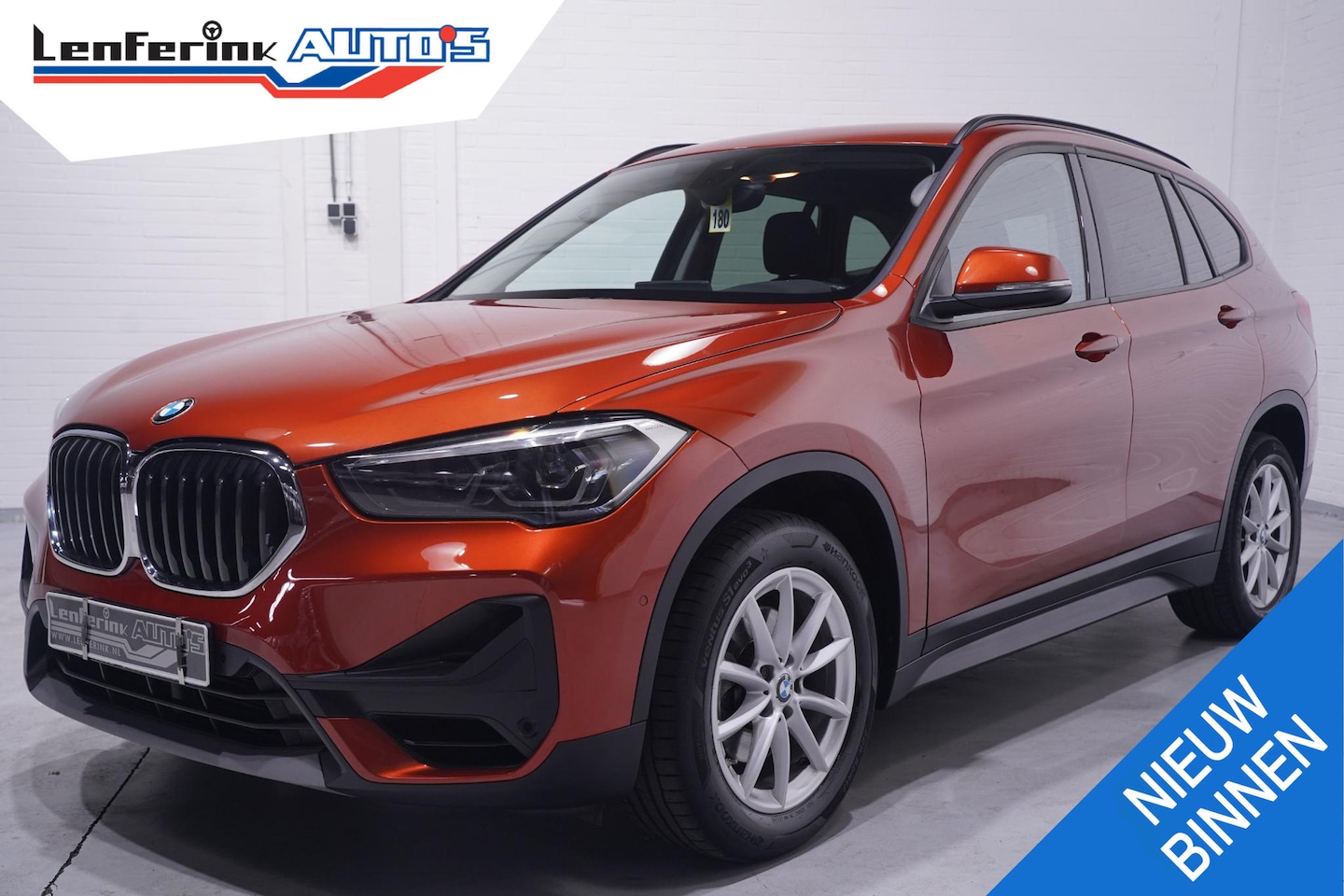 BMW X1 - sDrive18i Executive Edition NAP Navi Led koplampen Head-up Trekhaak Camera PDC v+a - AutoWereld.nl