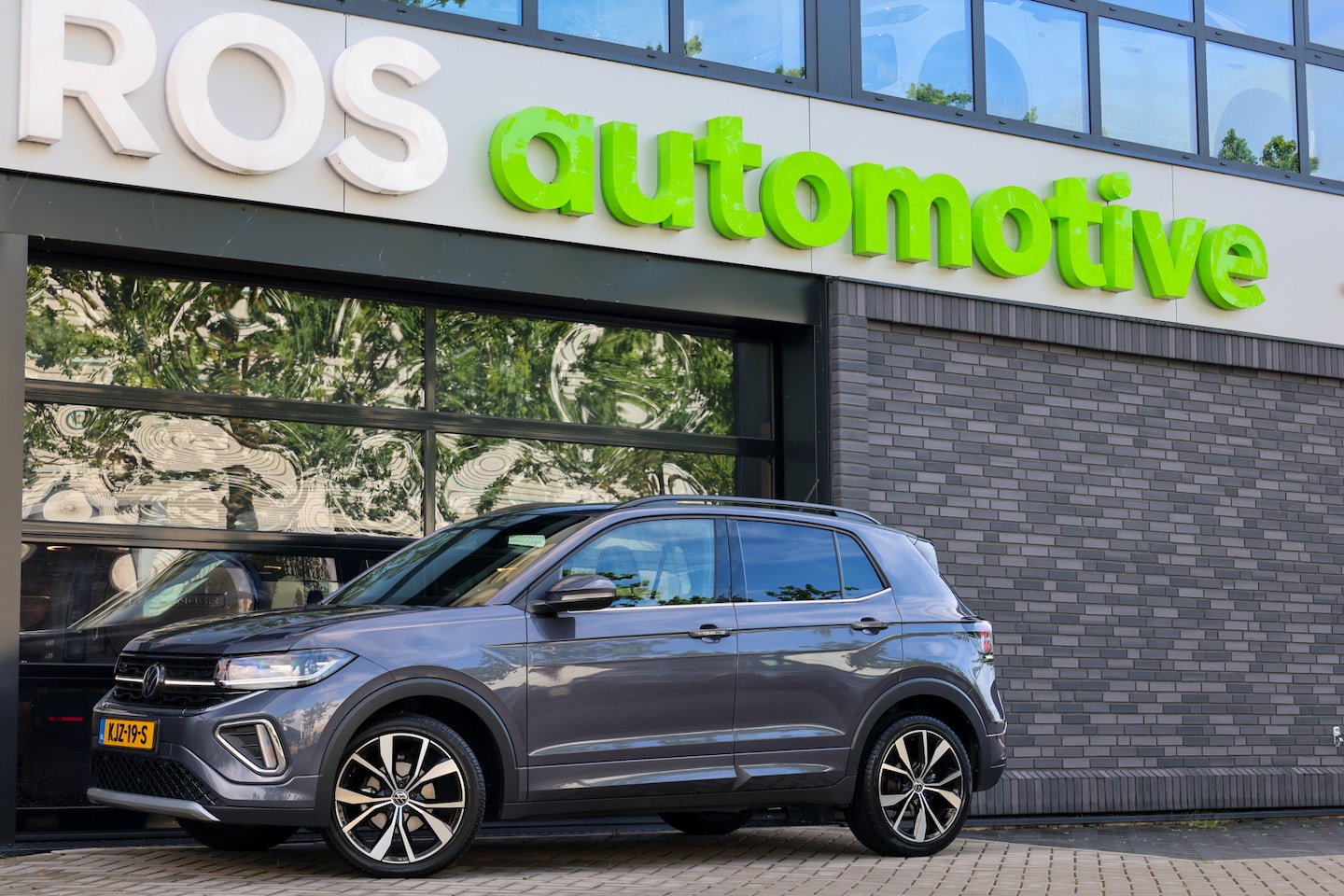 Volkswagen T-Cross - 1.0 TSI R-Line Edition | R-LINE | ACC | IQ LIGHT | CAMERA | 18 INCH | VERLICHTE GRILL | DI - AutoWereld.nl