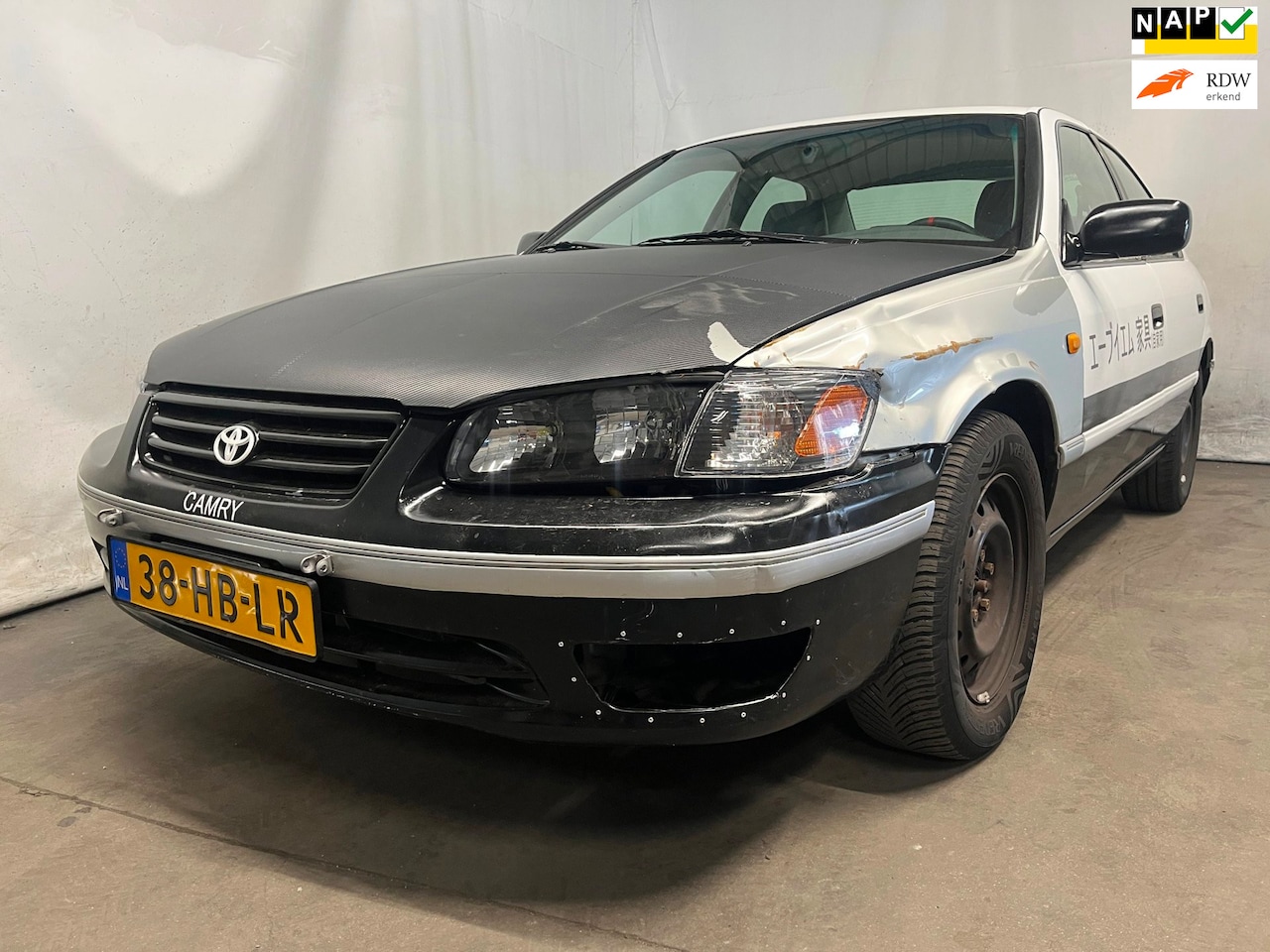 Toyota Camry - 2.2i GX SCHADEAUTO!! - AutoWereld.nl