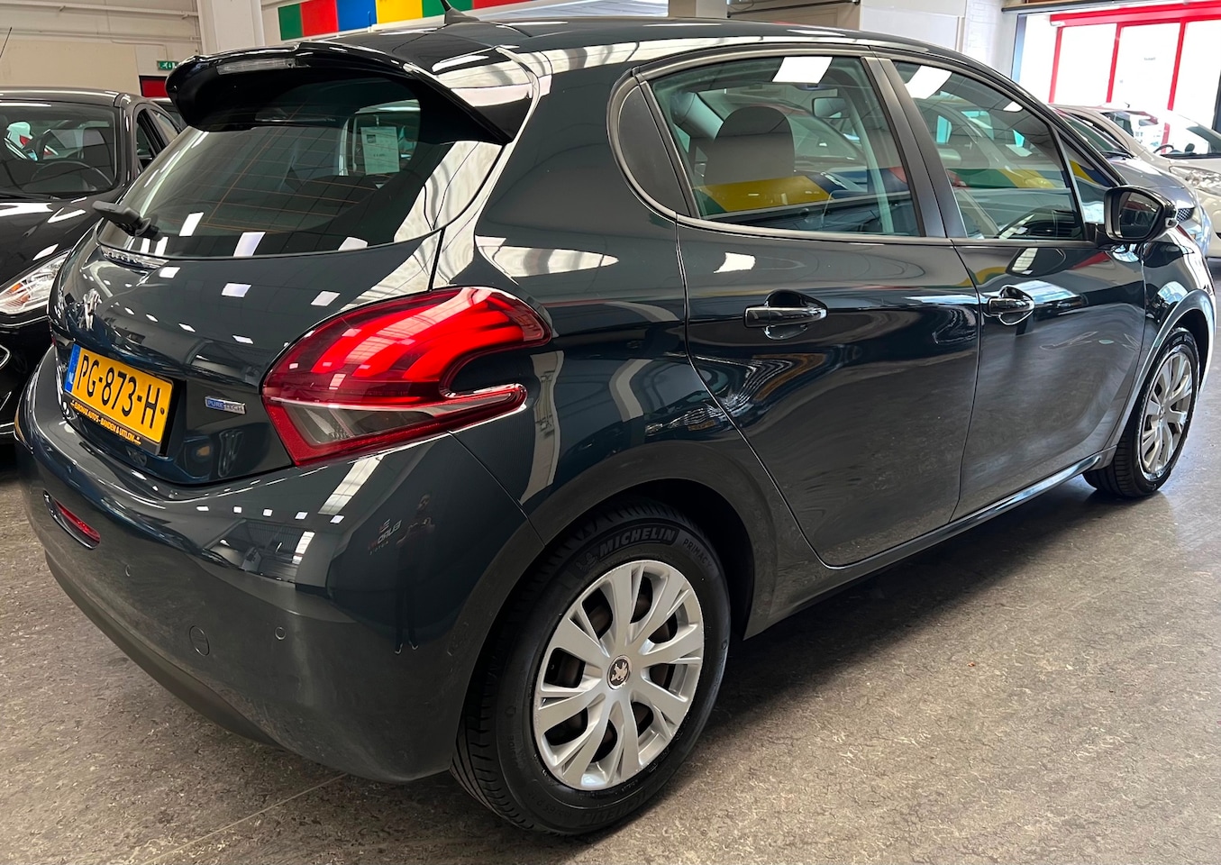 Peugeot 208 - 1.2 PureTech Blue Lion - Distr Vervangen - 2e eigenaar - Nav - Cruise - AutoWereld.nl