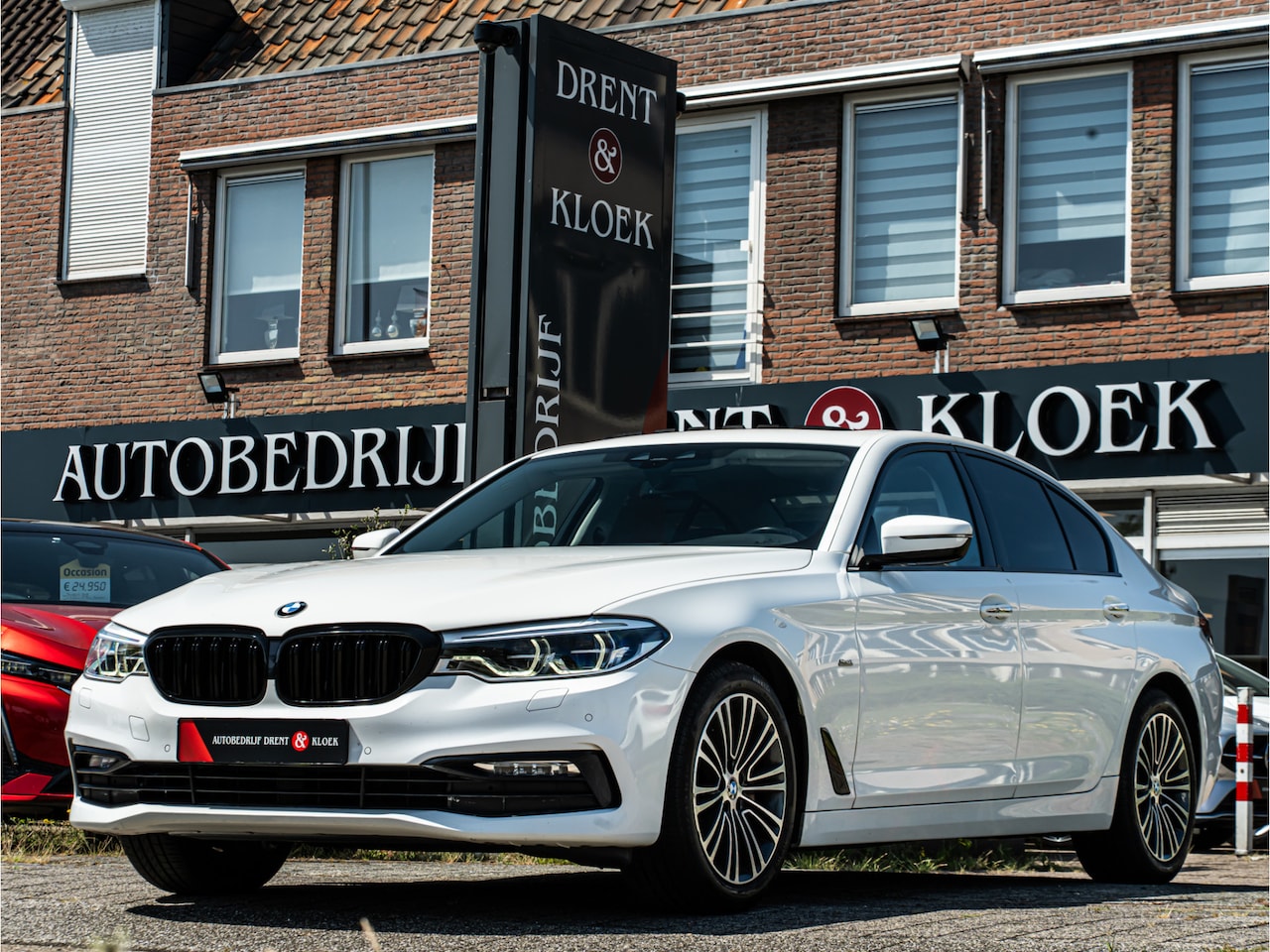 BMW 5-serie - 530i High Exe PANO CAMERA ELEK TREKHAAK SHADOW LINE - AutoWereld.nl