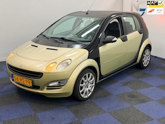 Smart Forfour - 1.1 pulse / NIEUWE APK / RIJDT SCHAKELT GOED / AIRCO
