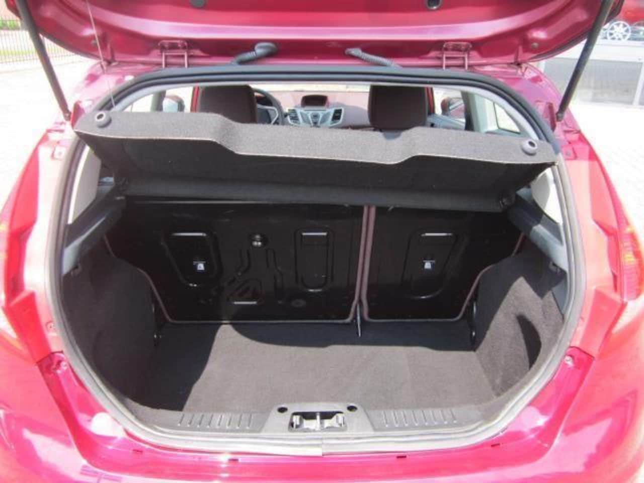 Ford Fiesta - 1.25 Trend AIRCO, lmv, DIRECT RIJKKLAAR apk 6-2027 Ford Fiesta 1.25 Trend AIRCO, lmv, DIRE