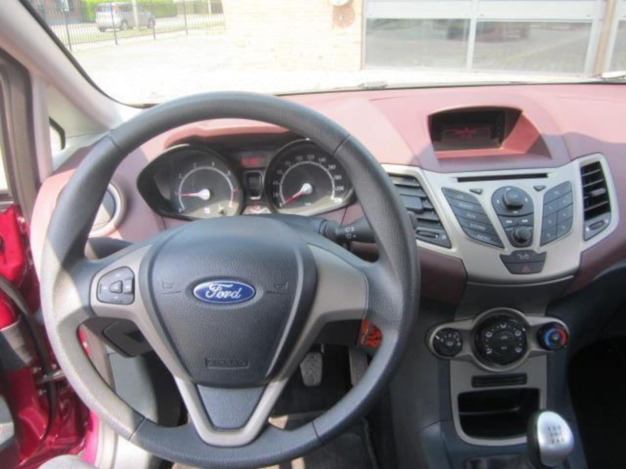 Ford Fiesta - 1.25 Trend AIRCO, lmv, DIRECT RIJKKLAAR apk 6-2027 Ford Fiesta 1.25 Trend AIRCO, lmv, DIRE