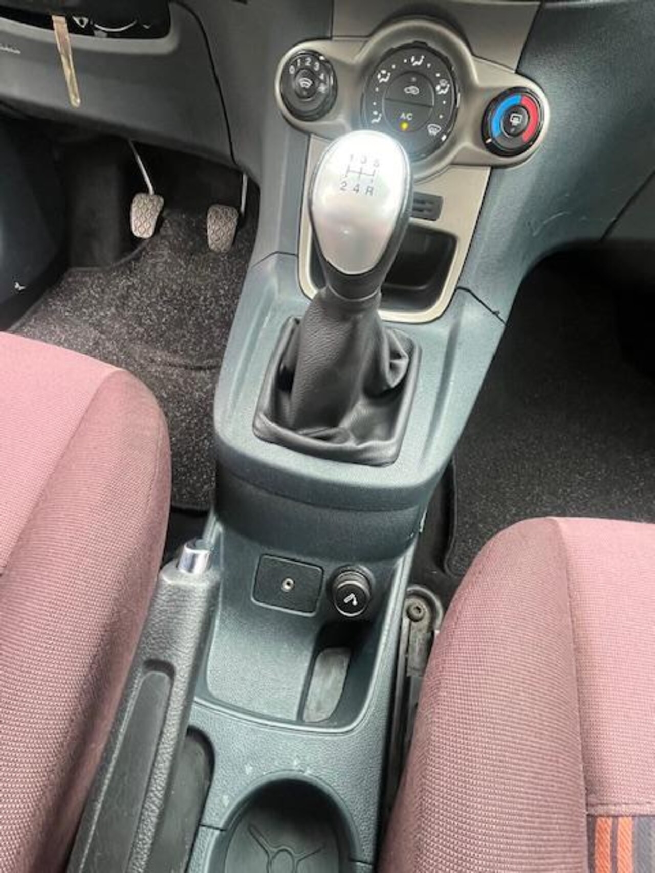Ford Fiesta - 1.25 Trend AIRCO, lmv, DIRECT RIJKKLAAR apk 6-2027 Ford Fiesta 1.25 Trend AIRCO, lmv, DIRE