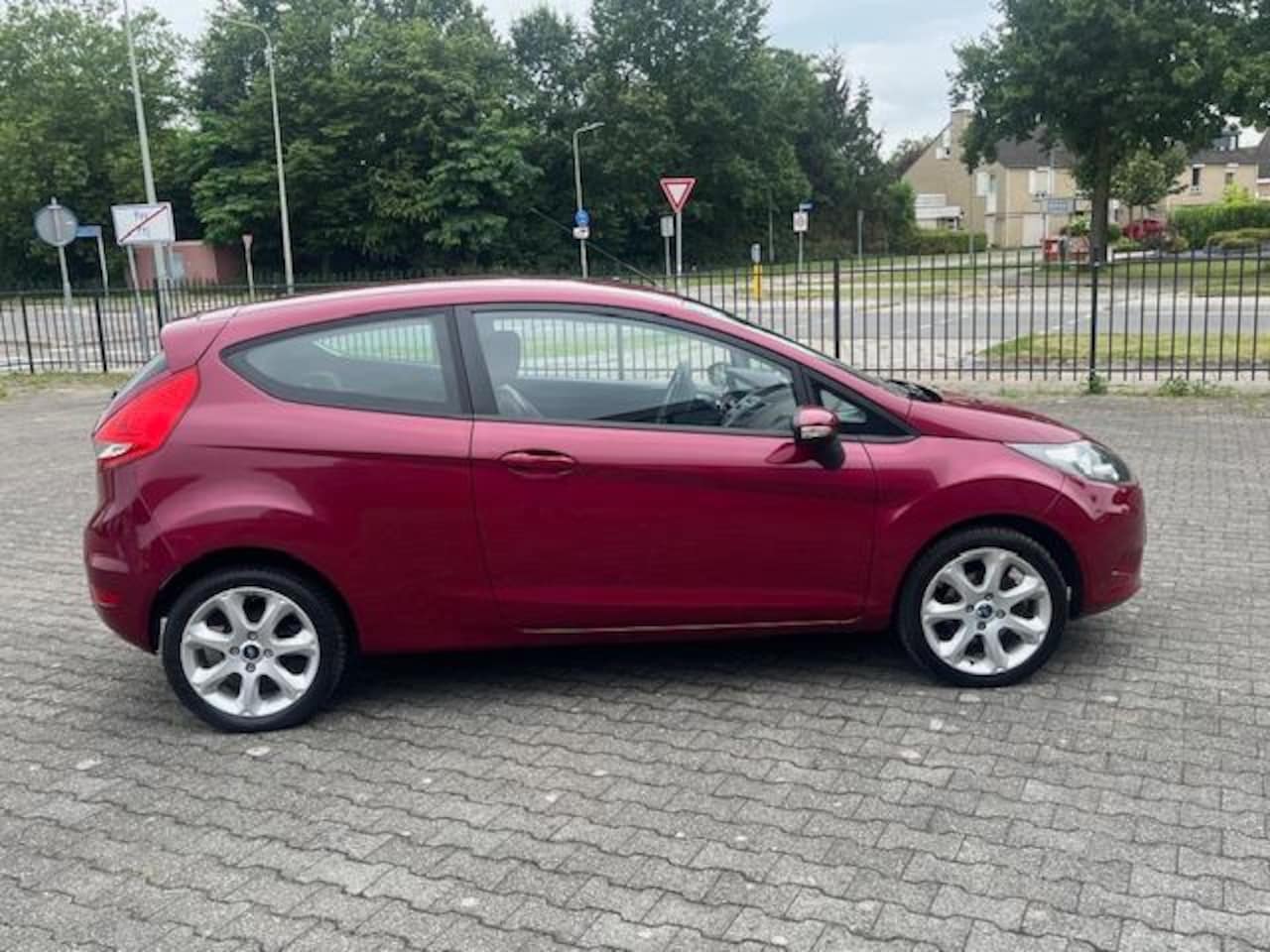 Ford Fiesta - 1.25 Trend AIRCO, lmv, DIRECT RIJKKLAAR apk 6-2027 Ford Fiesta 1.25 Trend AIRCO, lmv, DIRE
