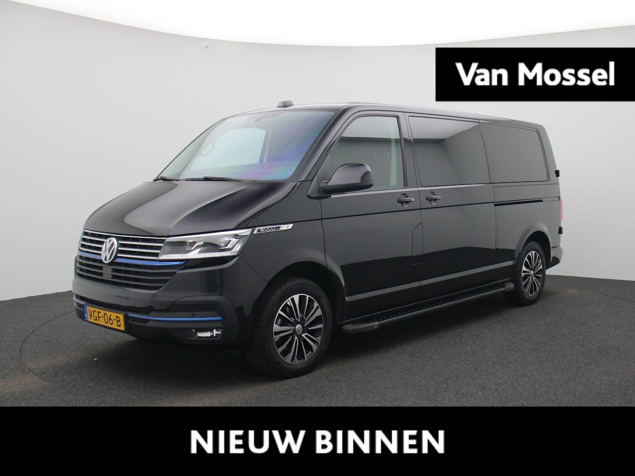 Volkswagen Transporter - 2.0 TDI L2H1 Bulli 150PK | Automaat | Dubbele Cabine | Trekhaak | Parkeersensoren Voor + A - AutoWereld.nl