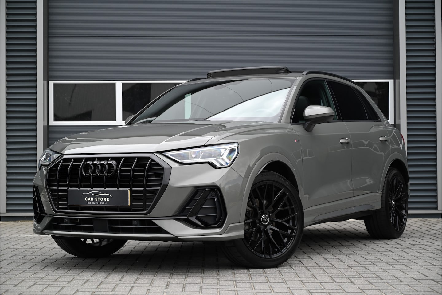 Audi Q3 - 35 TFSI S-LINE / PANO / B&O / VIRTUAL / SFEERVERLICHTING / LED MATRIX / CHRONOS GRIJS / NL - AutoWereld.nl
