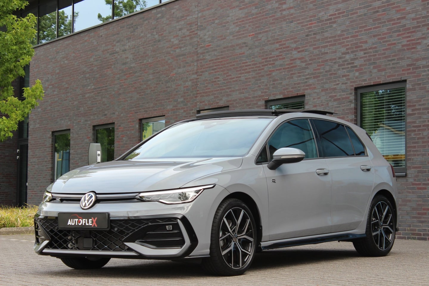 Volkswagen Golf - 8.5 R-Line Edition - AutoWereld.nl