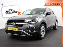 Volkswagen T-Roc - 1.5 TSI DSG Style Navigatie Apple Carplay / Android Auto Climate Control Led Digitale Cock