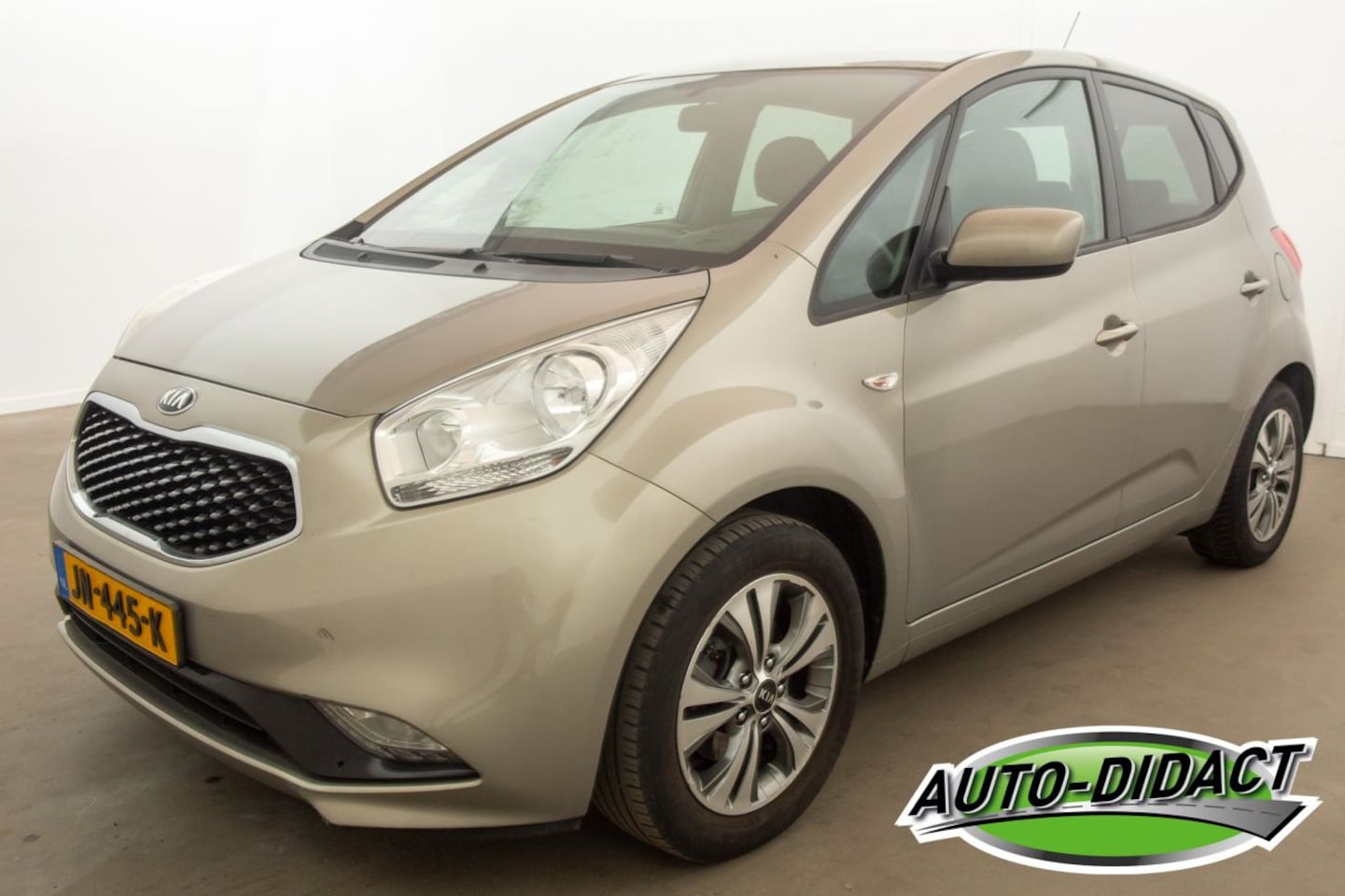 Kia Venga - 1.6 CVVT Automaat Navi Camera Clima DynamicPLusLine - AutoWereld.nl