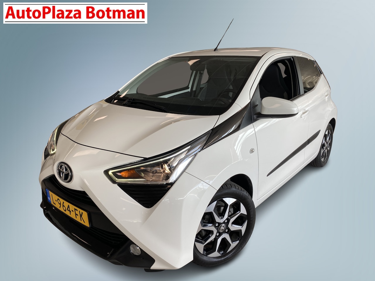 Toyota Aygo - 1.0 VVT-i x-joy 1.0 VVT-i x-joy - AutoWereld.nl