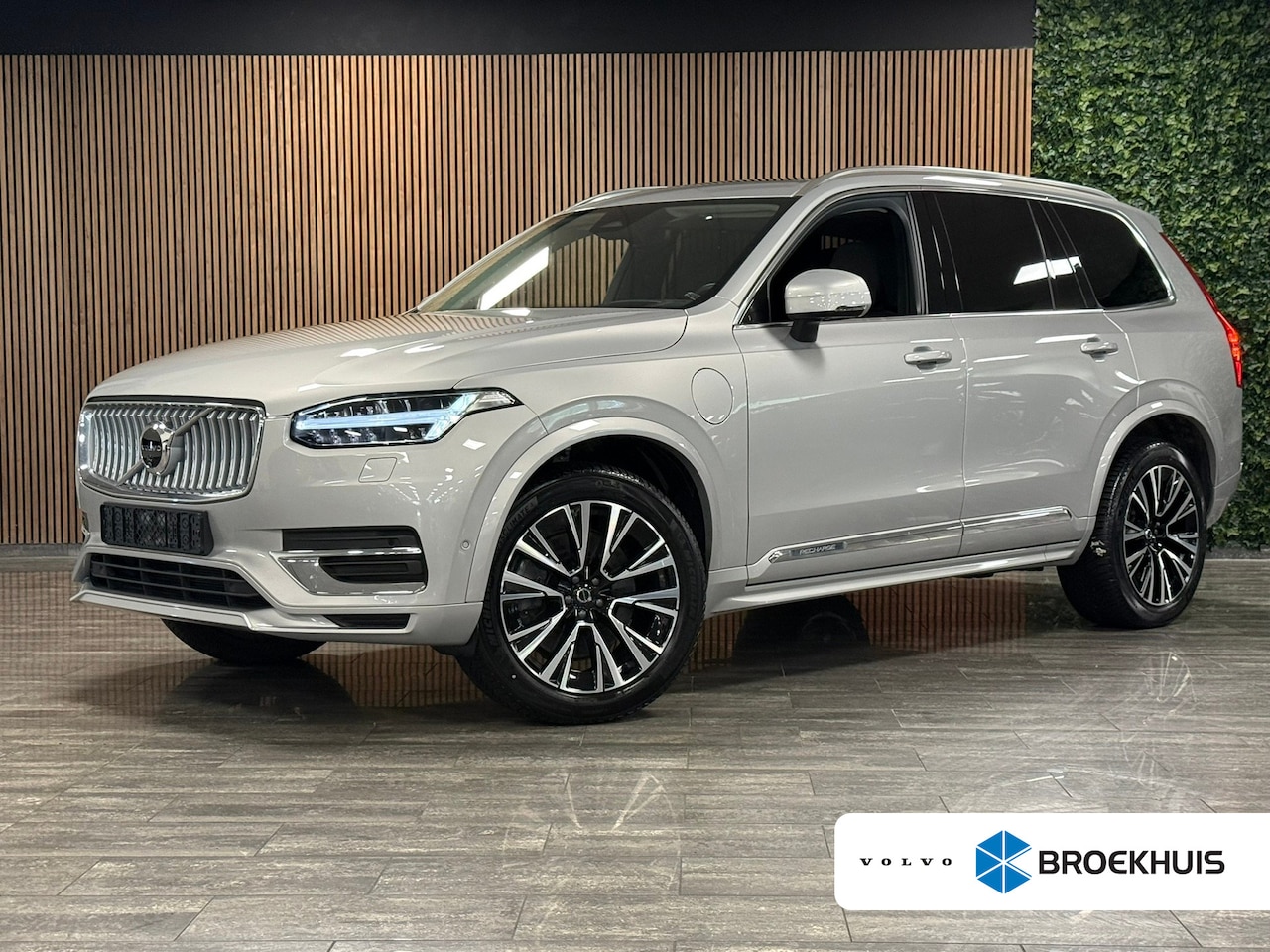Volvo XC90 - T8 AWD Recharge Ultra Bright | Trekhaak | 360 Camera | Head-Up Display | Harman Kardon | 4 - AutoWereld.nl