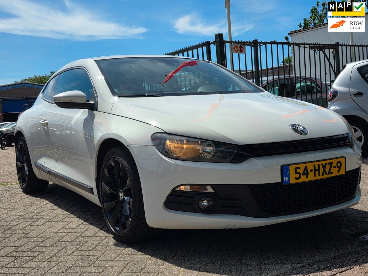 Volkswagen Scirocco - 2.0 TSI Zeer netjes 200pk airco cruis control cruis parkeer sensor - AutoWereld.nl