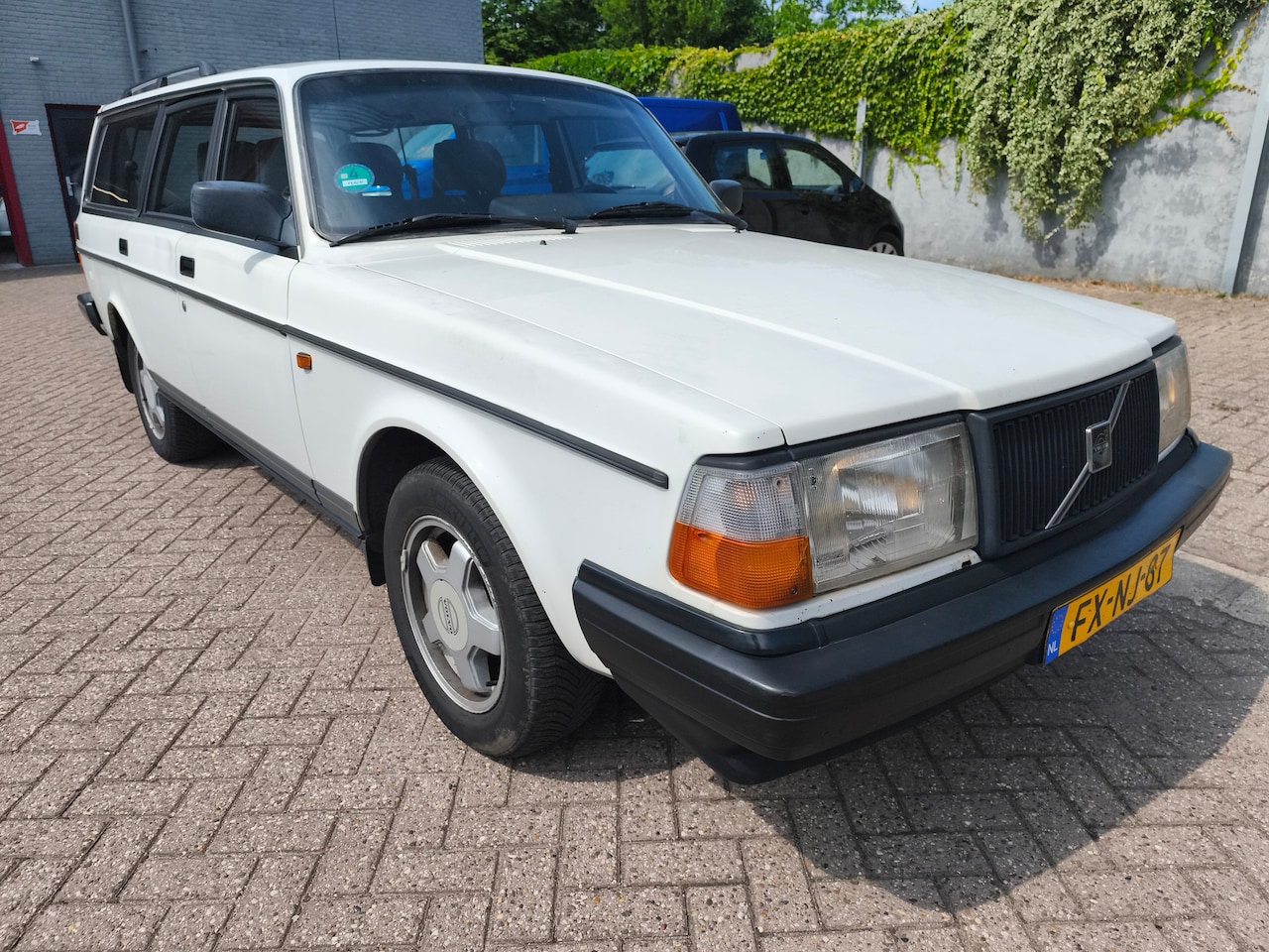 Volvo 240 - POLAR U9 APK tot 15-04-2027 - AutoWereld.nl