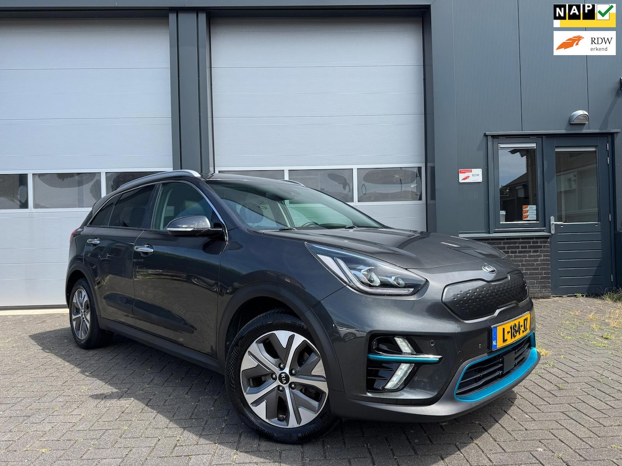 Kia e-Niro - DynamicPlusLine 39 kWh 100% SoH [ Open dak | Stoel & stuur VW | Achteruitrijcamera | Carpl - AutoWereld.nl