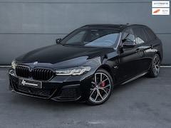 BMW 5-serie Touring - 530e M-Pakket, Pano, HUD, Pilot Assist, Trekhaak,