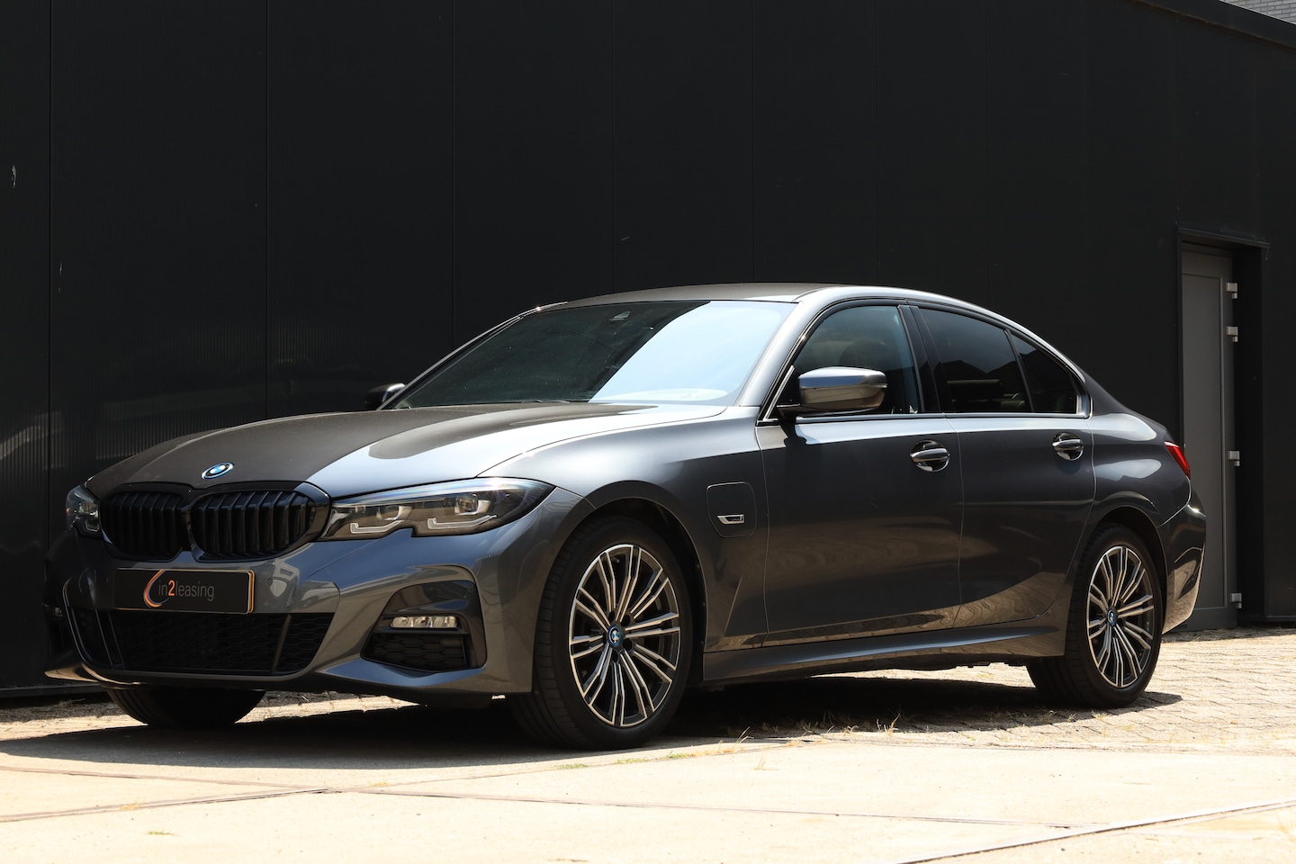 BMW 3-serie - 320e Business Edition Plus - AutoWereld.nl