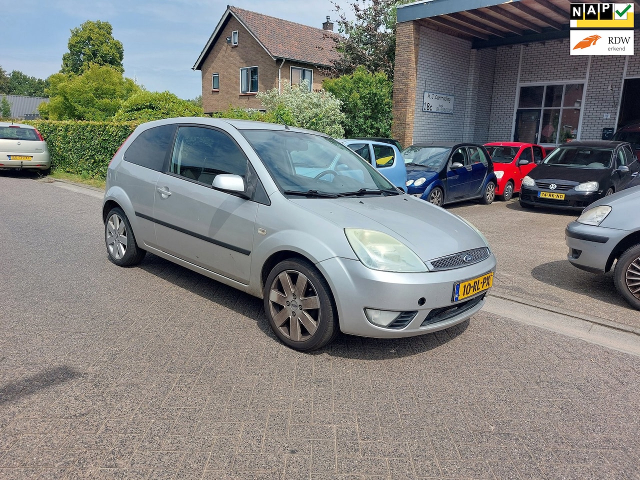 Ford Fiesta - 1.3 Futura ** INRUILKOOPJE ** - AutoWereld.nl