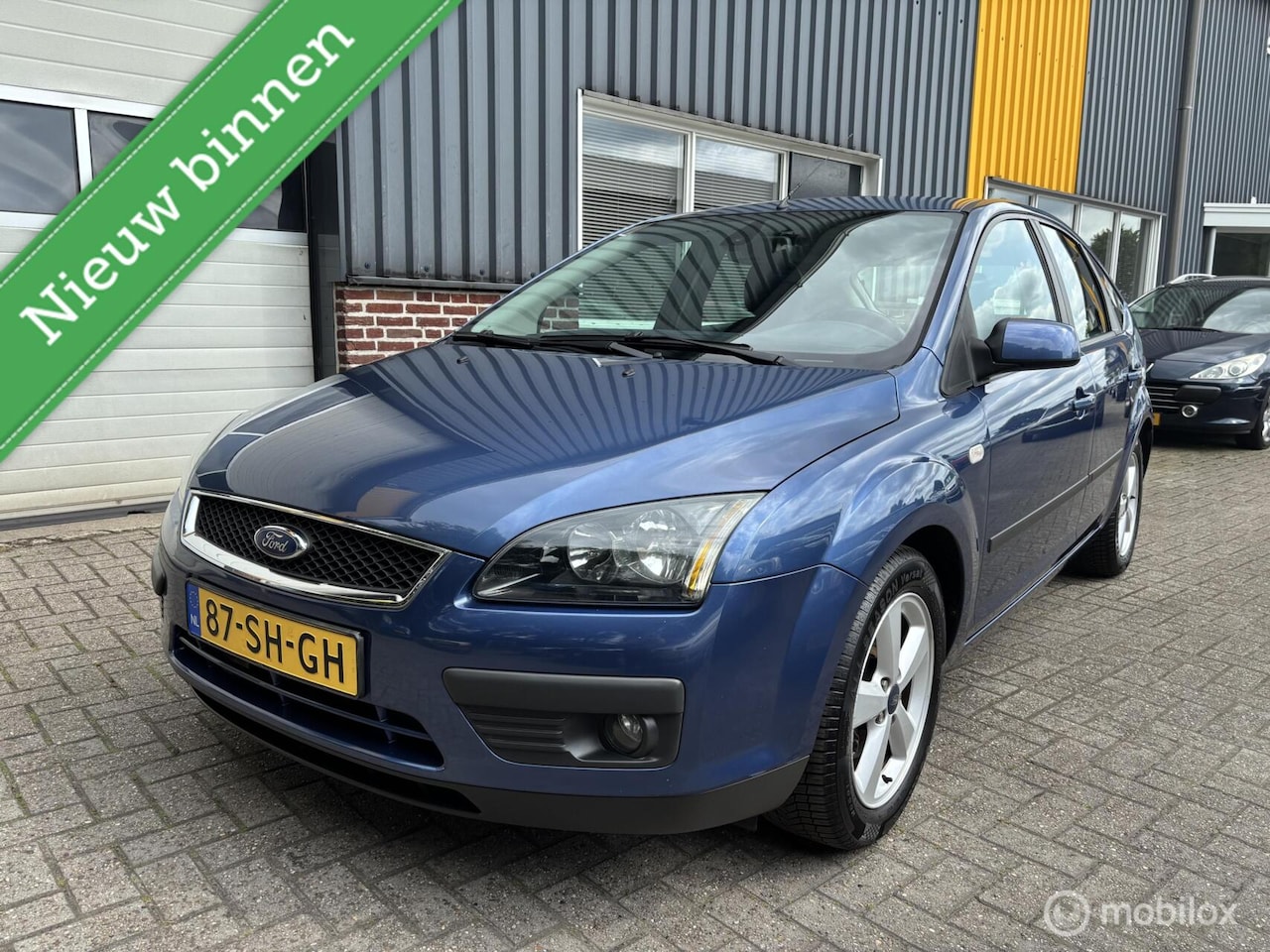 Ford Focus - 1.6-16V Futura AUTOMAAT! TREKHAAK! - AutoWereld.nl
