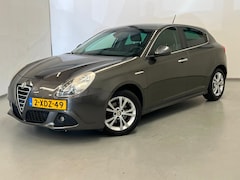 Alfa Romeo Giulietta - 1.6 JTDm / Leder / Xenon / Camera / Clima