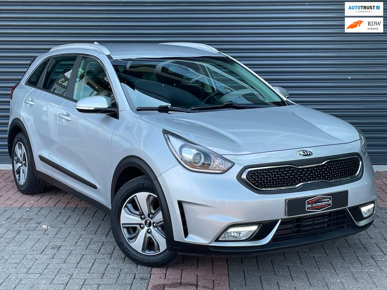 Kia Niro - 1.6 GDi Hybrid DynamicLine Export ONLY! Automaat | Leder | Navi - AutoWereld.nl