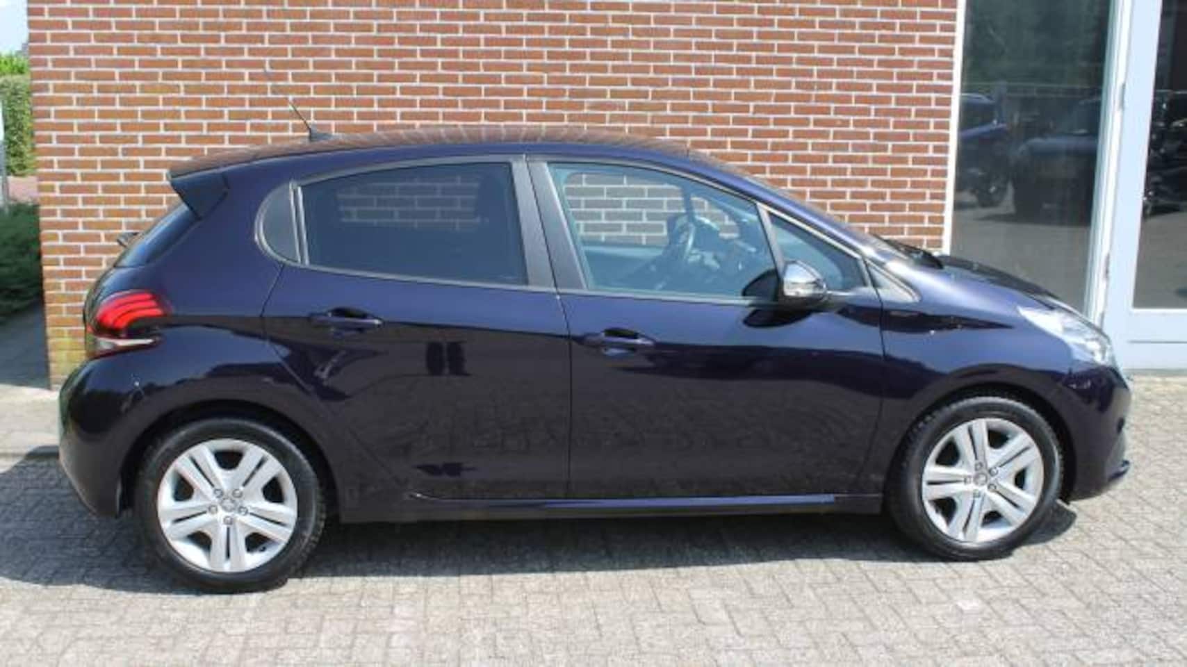 Peugeot 208 - 1.2 Puretech 82pk Signature
