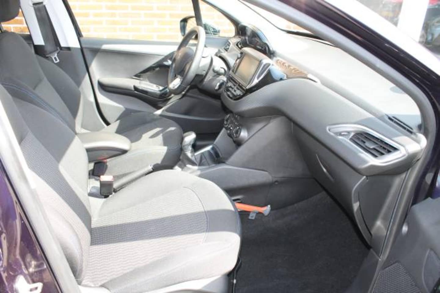Peugeot 208 - 1.2 PureTech Signature 1.2 Puretech 82pk Signature