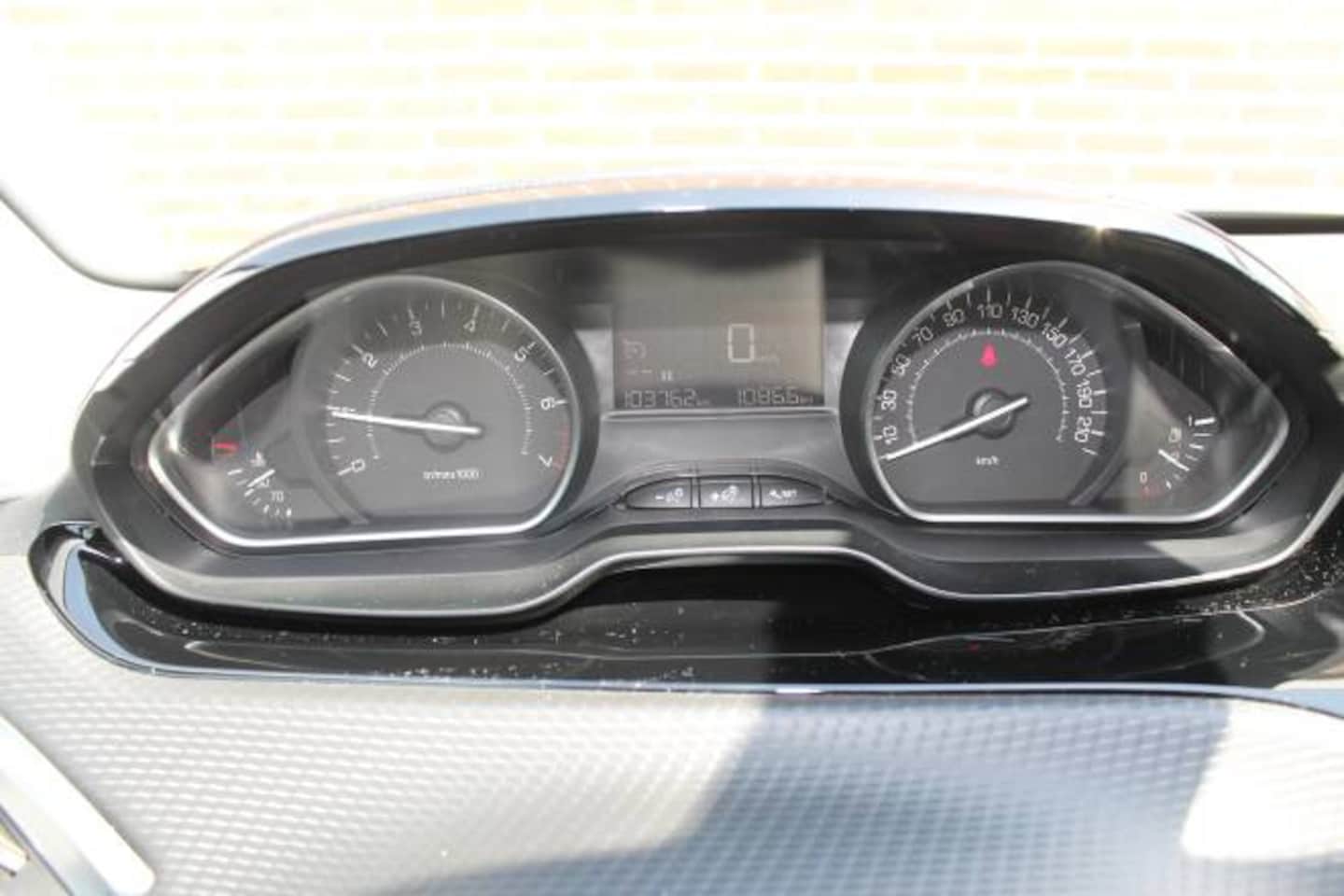 Peugeot 208 - 1.2 PureTech Signature 1.2 Puretech 82pk Signature