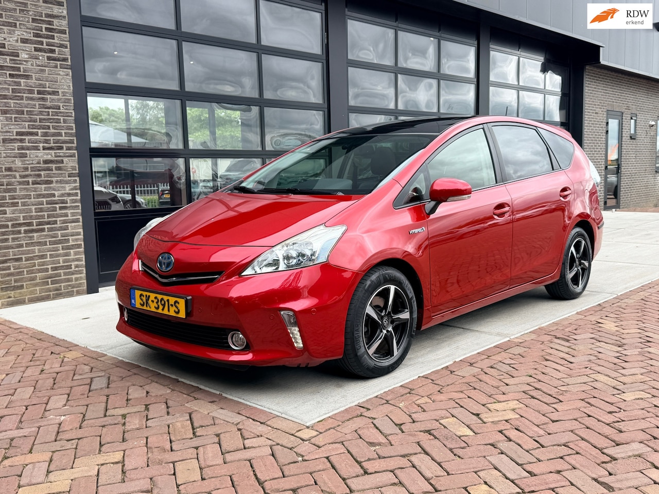 Toyota Prius Wagon - 1.8 Dynamic Business 96g | 7 pers | Pano | Camera | Navi | - AutoWereld.nl
