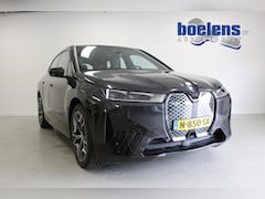 BMW iX - xDrive40 High Executive 77 kWh | NL-AUTO | PANO | STOEL+STUUR/VERW | CARPLAY | 22'LMV | BL