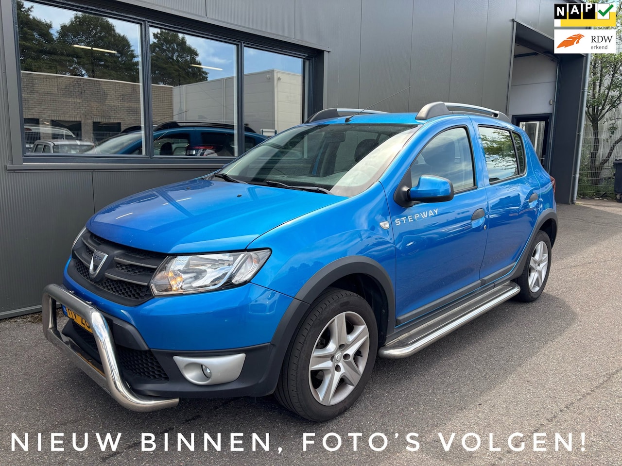 Dacia Sandero Stepway - TCe 90 Lauréate / Navigatie / Airco! - AutoWereld.nl