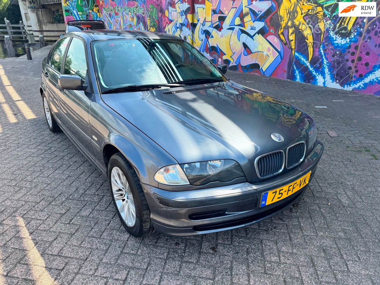 BMW 3-serie - 316i Executive voorzien van vol leer en een ijskoude airco zeer leuke bmw mooie combinatie - AutoWereld.nl