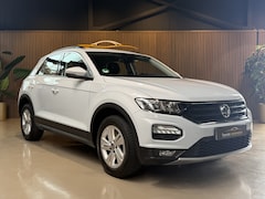 Volkswagen T-Roc - 1.5 TSI Style climat/cruise control en navigatie